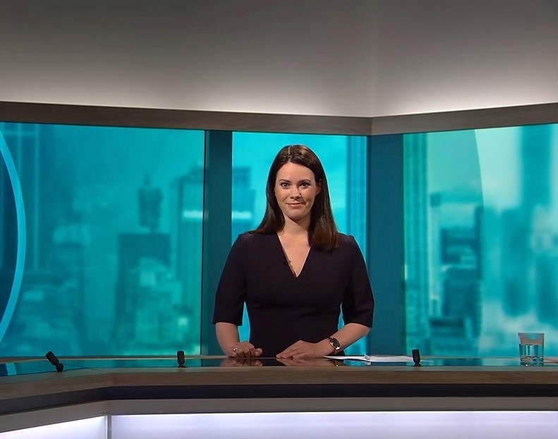 Herzlich Willkommen! Wir begrüßen Tina Srowig im #phoenix Moderations-Team. Sie führt heute durch das aktuelle Vormittag-Programm. <a href="/frausrowig/">Tina Srowig</a>