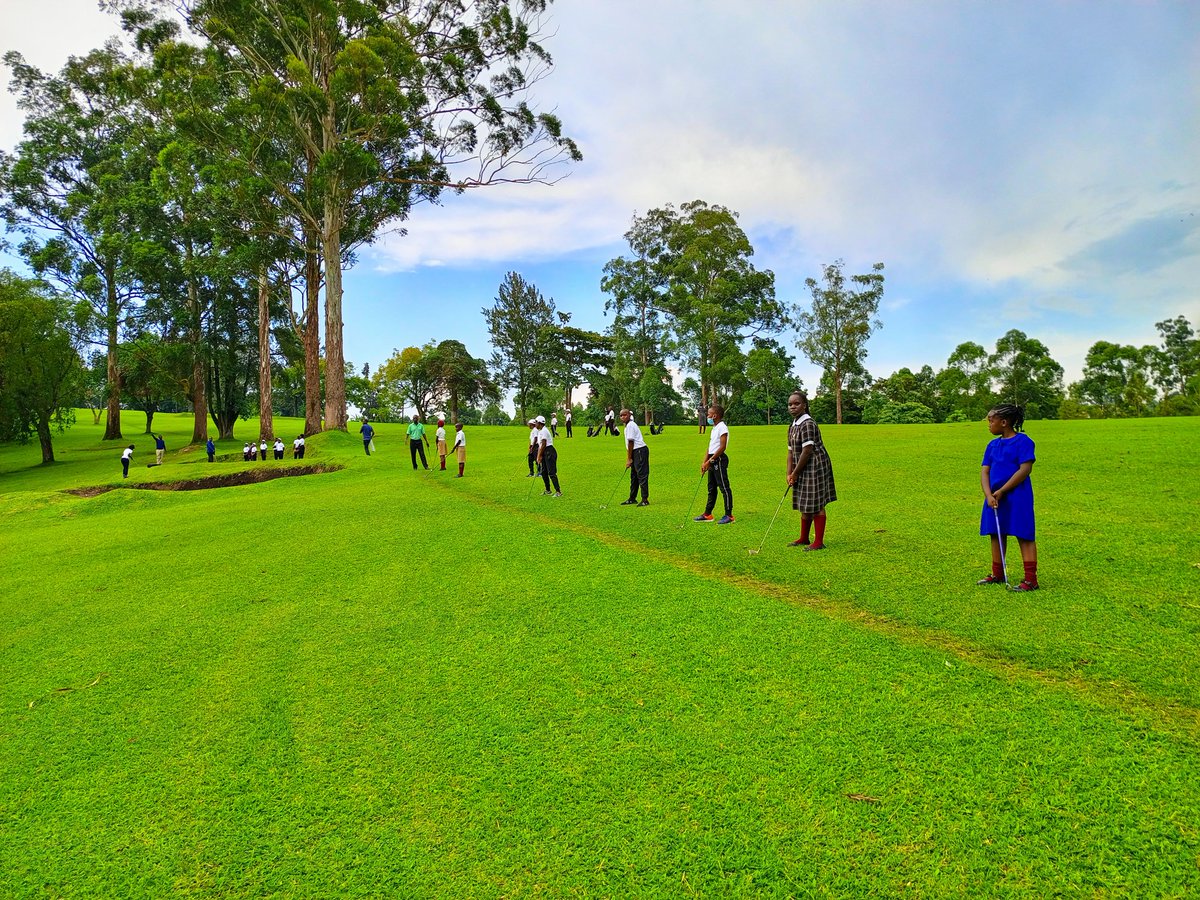 AfriyeaGolf's tweet photo. Growing the game
The course is where our students shine their brightest π we can't wait to see their skills and passion take them next
#schoolgolf #communitygolf #studentgolf #golf #kids
@AfriyeaGolf Academy https://t.co/wegimmAxNw