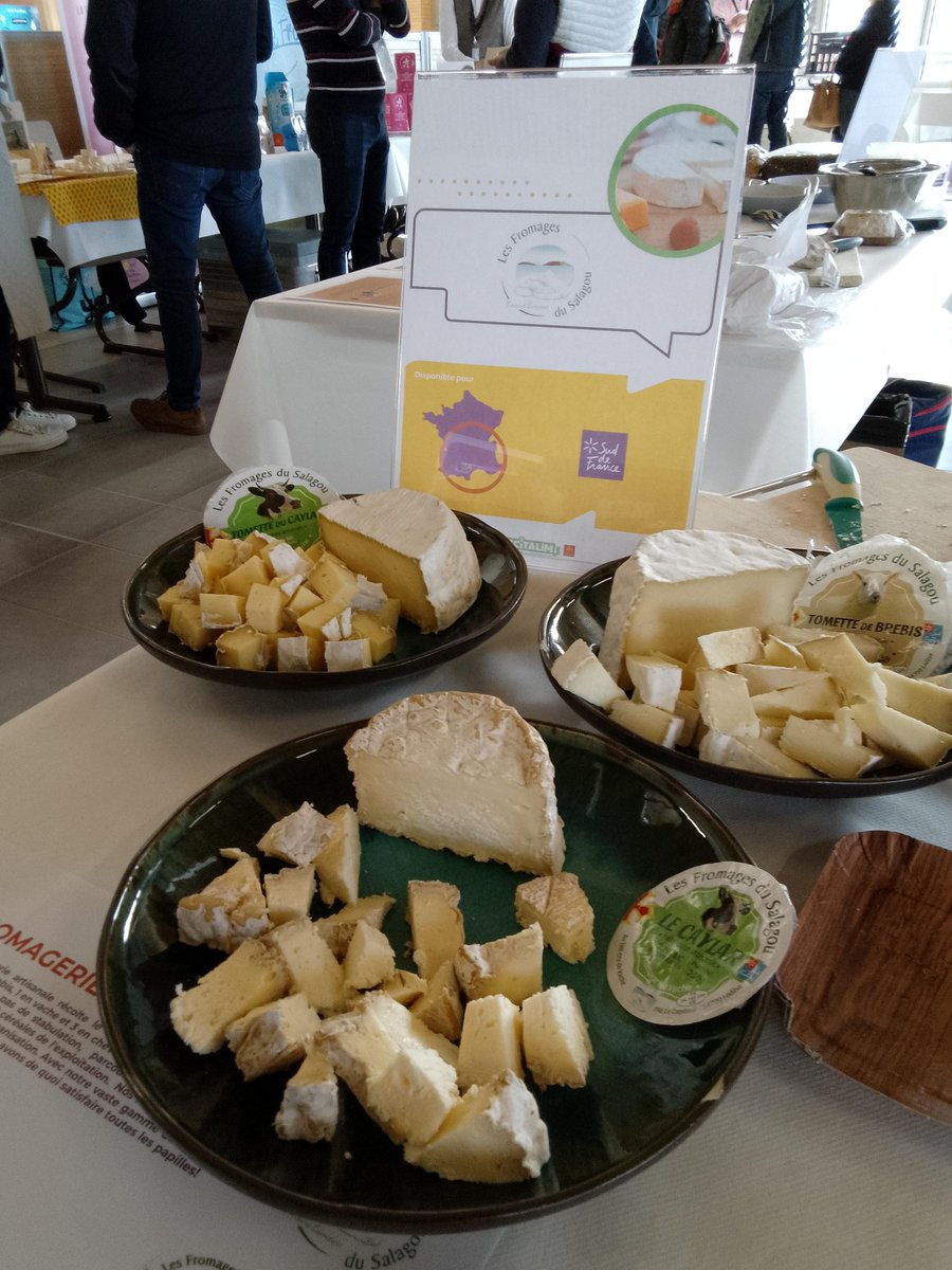 ADOCC_'s tweet photo. Les deux salons d'affaires d'#OccitAlim ont réuni + de 50 lycées et 30 fournisseurs et producteurs de produits locaux et labellisés (42% en #bio) ! 🤝
Une dynamique qui prouve que manger local et de qualité dans les cantines scolaires, c'est possible !
👉https://t.co/XG2snNaT6b https://t.co/OaMzQAPcpe