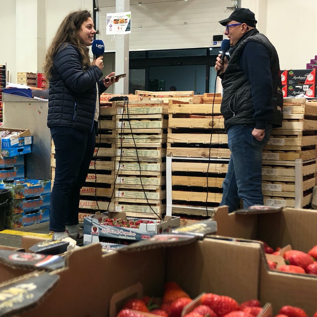 LyonPremiere's tweet photo. 🍓La fraise ! Le 9ème fruit le plus consommé en France !

C'est LE produit phare du printemps, un fruit qui apporte de la couleur sur les marchés ! Aujourd'hui dans "C'est de Saison" nous parlons de la fraise. https://t.co/sHabENs9SP