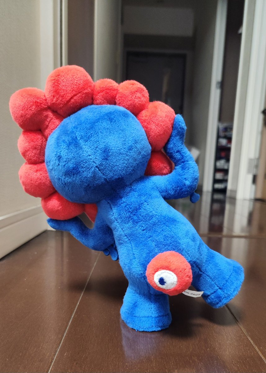 マジか⁉︎ と思ったら立ったわ ウチの子たちも片足で立てた！ 凄い