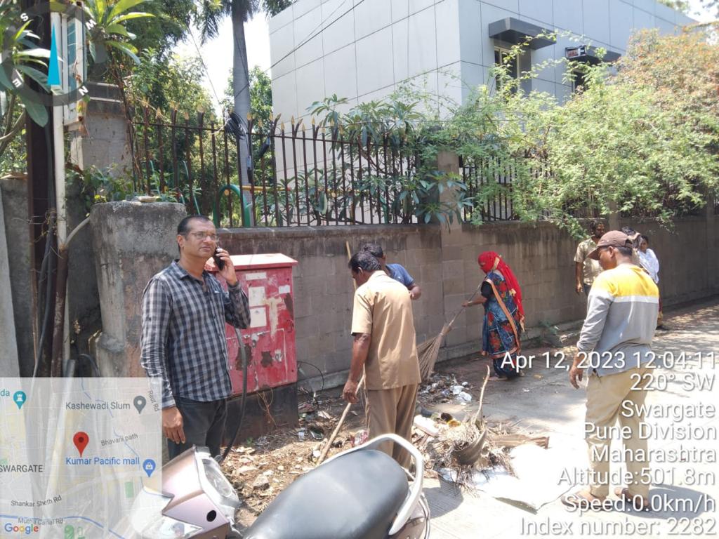 ArchanaTpatil's tweet image. आपला प्रभाग, स्वच्छ प्रभाग.!

आपल्या भागातील एकबोटे कॉलनी व भारतरत्न अटलबिहारी वाजपेयी उड्डाणपूलाखालील बाजूस असलेले कचऱ्याचे स्पॉट आज स्वच्छ करून घेण्यात आले. 
@PMCPune @PMCHealthDept #pune #cleanpune