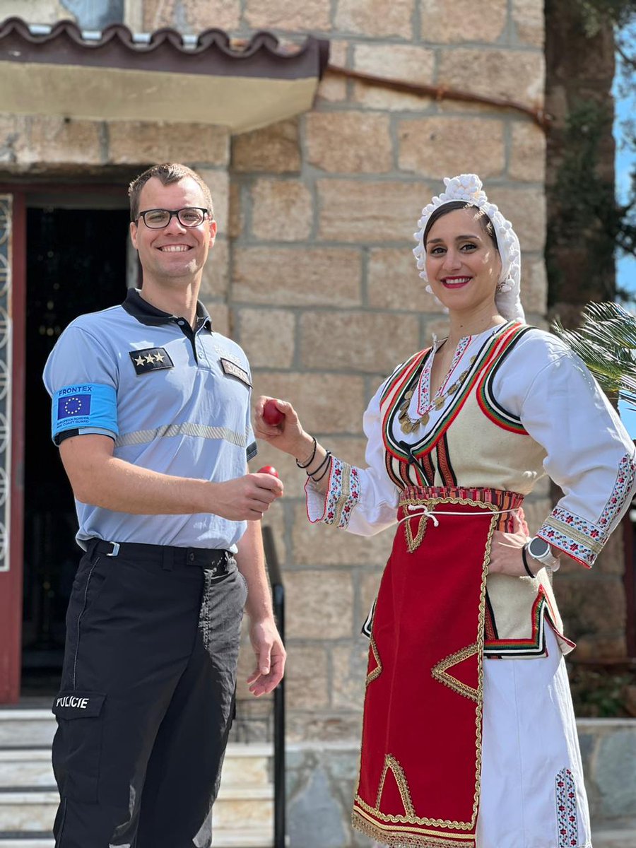 Frontex's tweet photo. Frontex has more than 2 000 #StandingCorps on the ground each month. Our officers come from different countries and represent different faiths.
Orthodox Easter is observed in nine countries where we are present. Happy holidays to those who celebrate today! 🐰🐣💐 https://t.co/z7k105Aqba