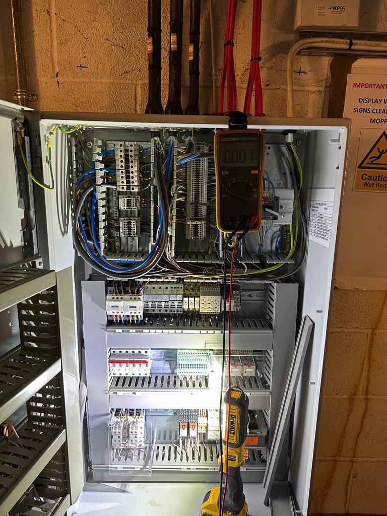 FTG_LTD's tweet photo. Pleased to give this project the green light ✅

We were recently called to Newbury by a client of ours to replace this faulty ACOPS switch, fast and effective wrok from our engineers meant these were back up and running in no time 👏🏼 https://t.co/N7GlnINC7P
