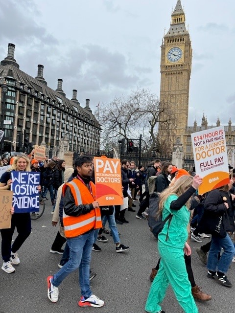 BMAResidents's tweet photo. Day two - here we go! Don't forget to share your pictures and videos from wherever you're picketing today. 
 
Show your support for #PayRestoration #JuniorDoctorStrikes https://t.co/T51hC1qMHt