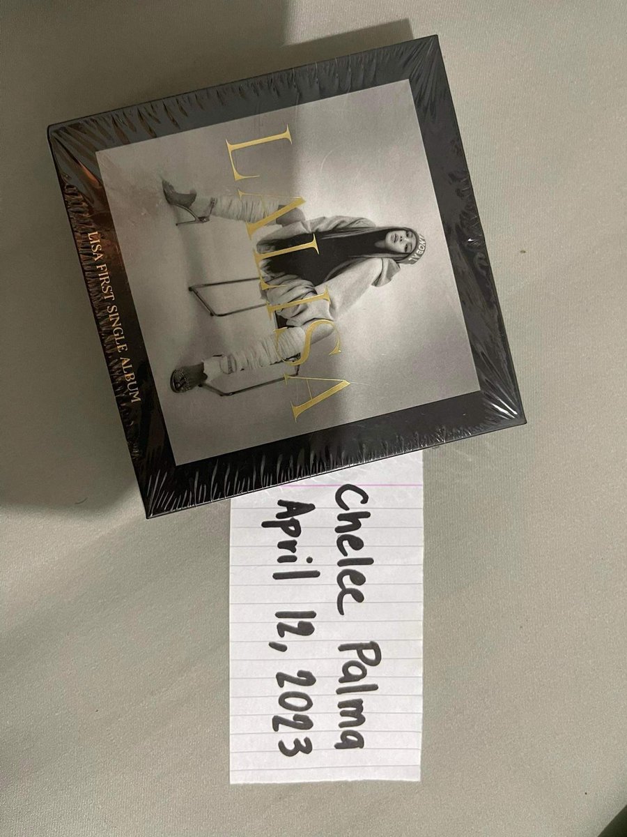 peppershoppeph's tweet photo. lalisa kit sealed- 900php
lalisa black / gold - 550 ea 
the show cd unsealed - 250php https://t.co/8uLxfoYPoG