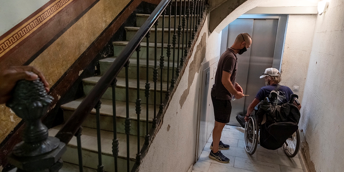 ArrelsFundacio's tweet photo. El #PisZero és un recurs nocturn de baixa exigència amb capacitat per a unes 10 persones. Actualment, tenim dos espais d’aquest tipus:
🏠 Un d’ells situat al #Raval, que vam obrir l’any 2017.
🏠 I un altre al #Poblenou, que obrirem aquest 2023.
ℹ️ https://t.co/hX0CT1dayQ https://t.co/D3wIpKfNSg