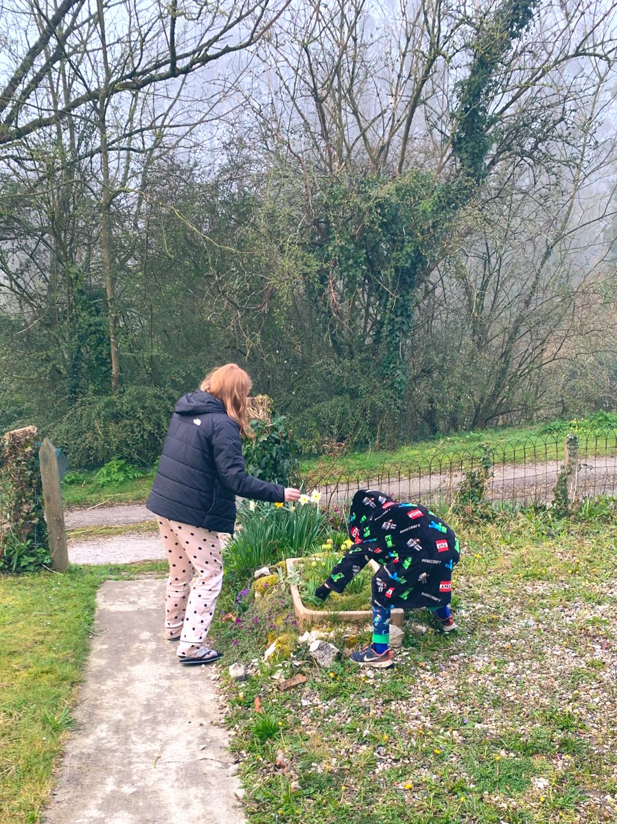 BeverleyHaigh1's tweet photo. @yr3melthamce Les cloches de Pâques left some eggs for J whilst we were in France 🐣 https://t.co/M1utZelGad