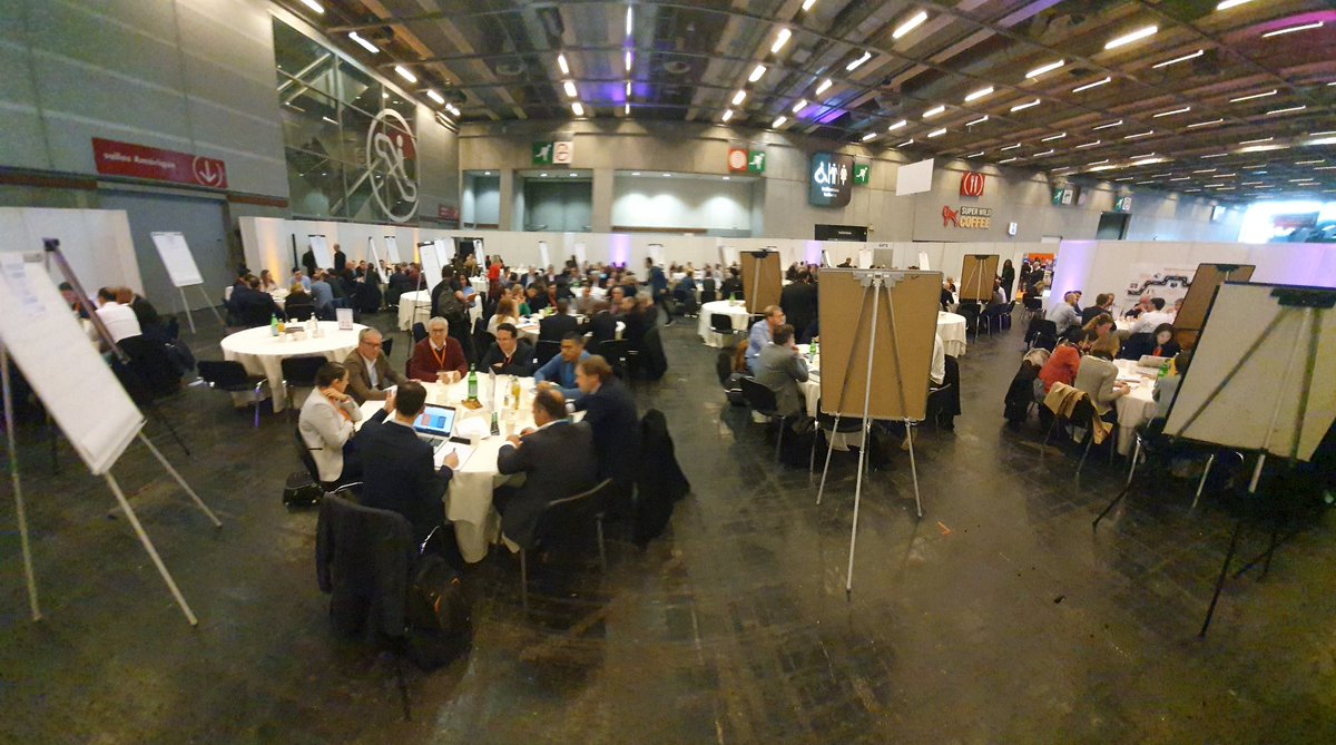 Ça bosse dur au #DIMS2023 !