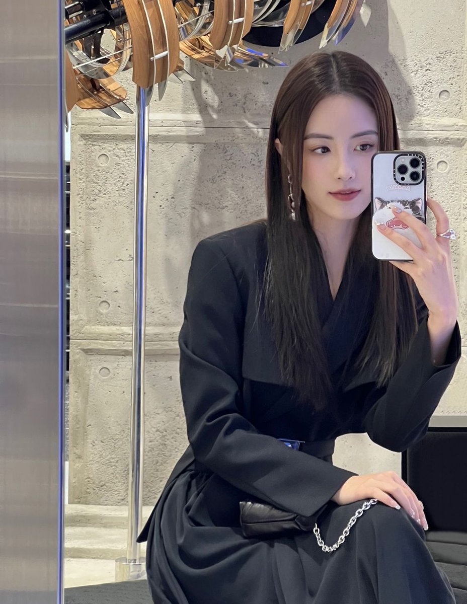 aima586's tweet photo. OOTD😉 https://t.co/YRYYalOLO9