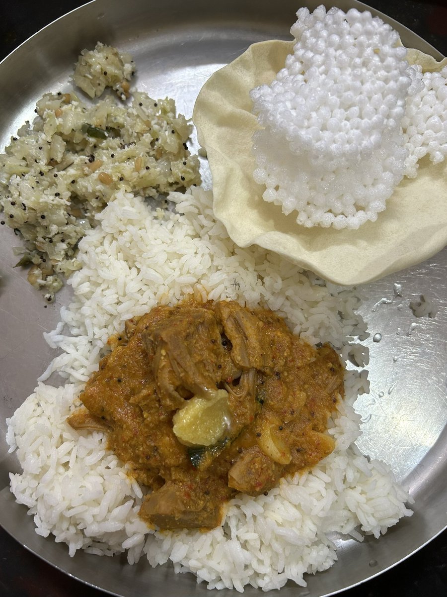 Home sweet Home 🏠♥️

Cooked Halasinakayi Huli(Raw Jackfruit Sambhar) immediately after arriving! 

The colour Byadgi chillies give to the Masala 😋

#DakshinaKannadaCuisine #Food #Foodie #Jackfruit #UdupiCuisine #KarnatakaCuisine #vegetarian #Chennai #HomeFood