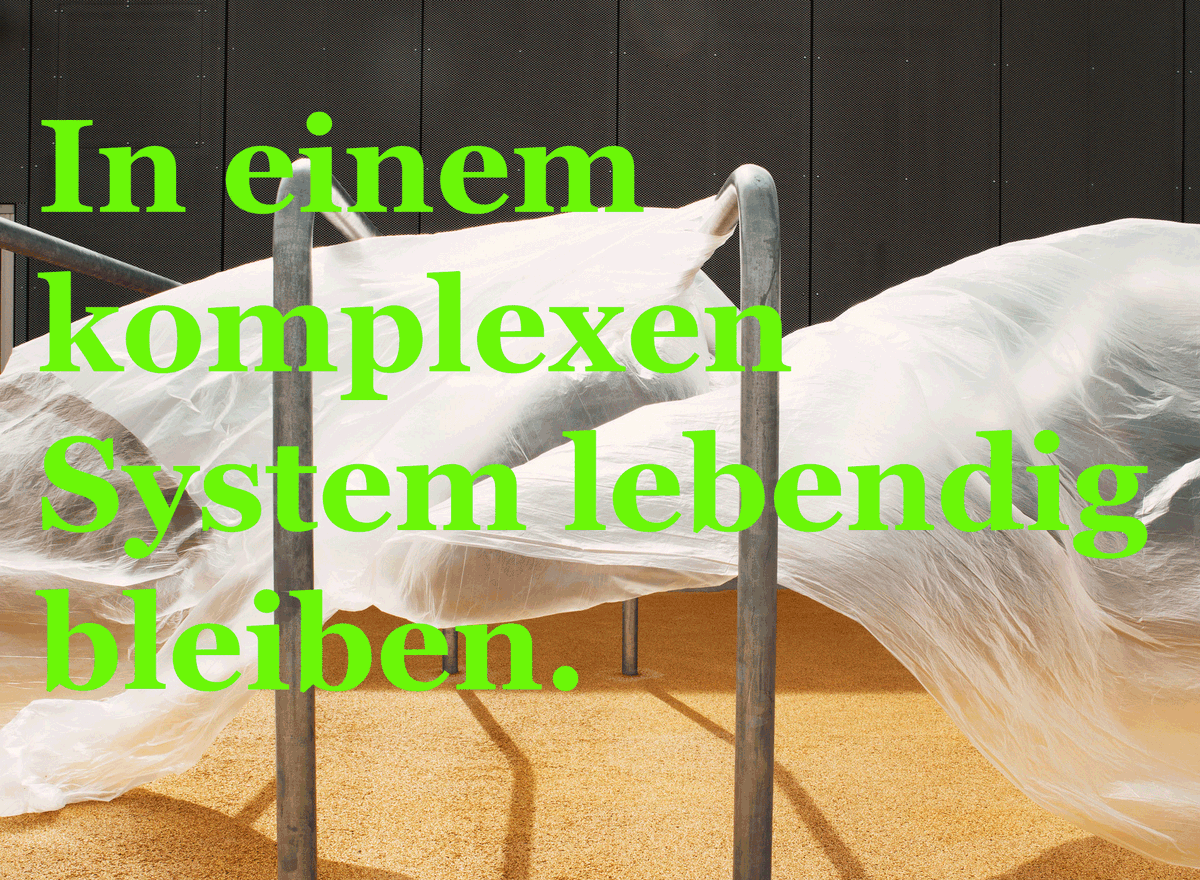 «Kulturstiftende  Kompetenzen, Werkzeuge und Methoden für das digitale Zusammenleben: Das  E-Learning befasst sich mit Facetten des Lernens und Lehrens in einer  digital geprägten Hochschulkultur.» 

Marisa Burn im Jahresbericht 2022 der ZHdK: zhdk.ch/digitale-resil…