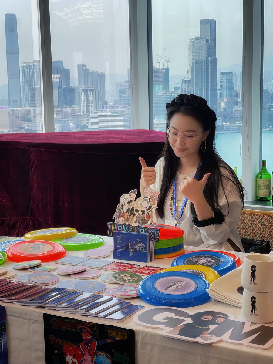 🌈<a href="/Theirsverse/">Theirsverse</a> <a href="/TheirsverseAsia/">Theirsverse Asia 中文社区</a> 香港站联合@blocklikecom 稀奇古怪文化集市来了🌈 
【时间】2023年4月12日
【地点】香港湾仔谢斐道535号26楼空中花园 6号摊位
“摊”开想象，集市行乐🌟
我们在这里等你们～和各大项目一起玩儿。

⚠️家人可以来现场打卡拍照领取福利