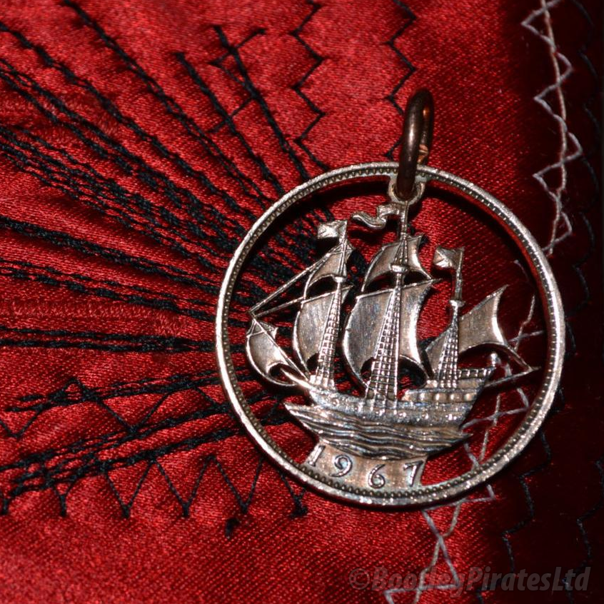 BootlegPirates1's tweet photo. The Golden Hind hand cut coin pendant, available in my store.
https://t.co/TZlxF9QsfO
#coinjewelry #jewelry #coinnecklace #coins #coinpendant #coinjewellery #handmade #handmadejewelry #coin #numismatics #jewelrygram #coincollecting #jewelryaddict #worldcoins #jewelrydesigner https://t.co/bjV8lnlMF8