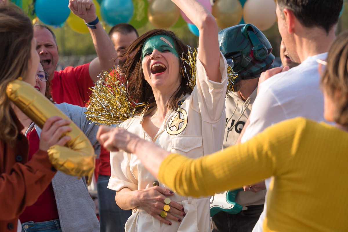 GeneralePery's tweet image. Happy Birthday à La Générale 🎶 🥳 🎶 ! - @MegPerrine 

(c) Eric Bongrand