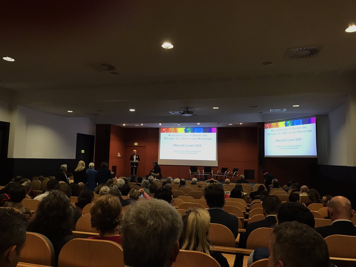C’est parti pour la journée sur l’indépendance des médias organisée par l’ #ASPDH pour <a href="/OuestFrance/">Ouest-France</a> et toutes ses filiales dont la radio #HitWest
#indépendance #media #presse
