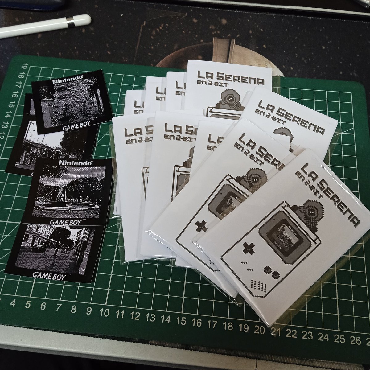 Octorebel's tweet photo. #pixelart #fanzine #gbcamera #LaSerena #2bit https://t.co/oneuIzET2J