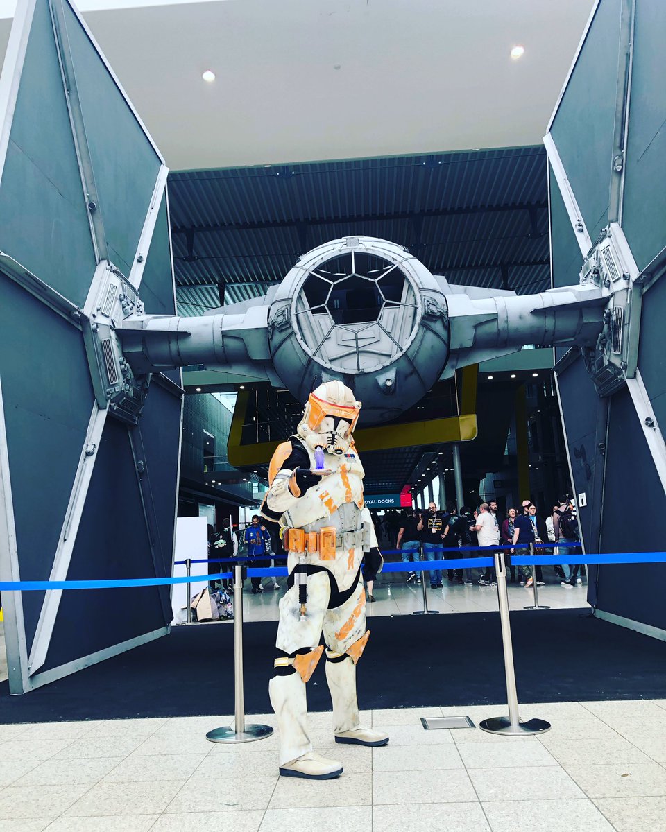 LordKurze's tweet photo. I only got out for a few hours on the last day 
But what a few hours it was I’ve never stopped so much for photos ever 

#commandercody #swcelebration #starwarscelebration2023 #clones #order66 https://t.co/yIxL6MxLcI