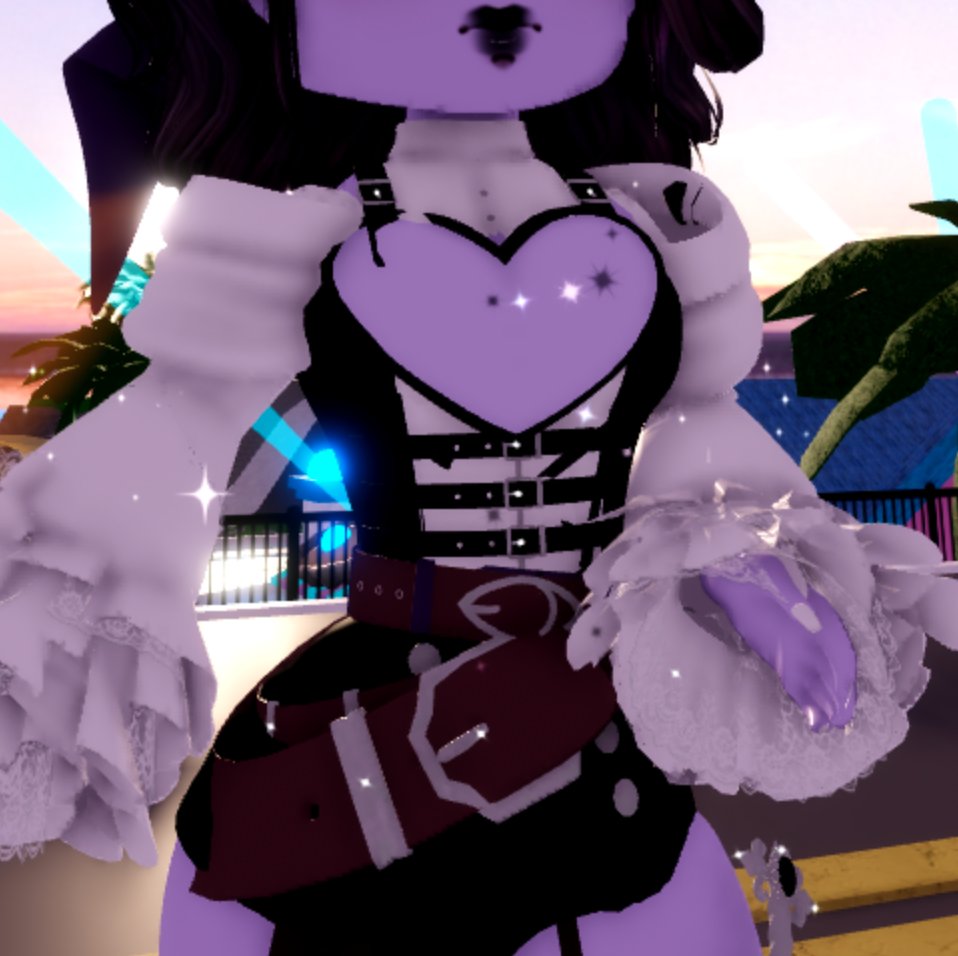 LaikaLee777's tweet photo. Probably been done before but omg darling valentina and steampunk corset look so good together
#royalhigh #rh #rhoutfithacks #royalehigh https://t.co/oMTJjbQ9k6