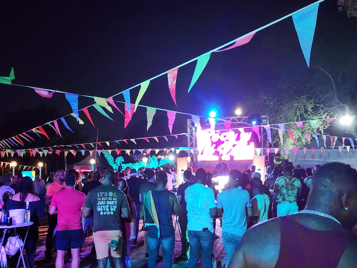 lehwego's tweet photo. Fete after fete.
#byditree #carnivalhascome https://t.co/VLIPcKjMoR