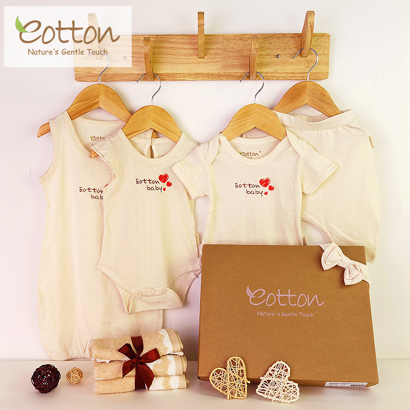 Make a statement at your next baby shower with our Eotton Organic Cotton Newborn Set Gift Box. Stylish, comfortable, and perfect for little ones. #Eotton #OrganicBabyGifts #NewbornGifts #BabyShower #BabyFashion