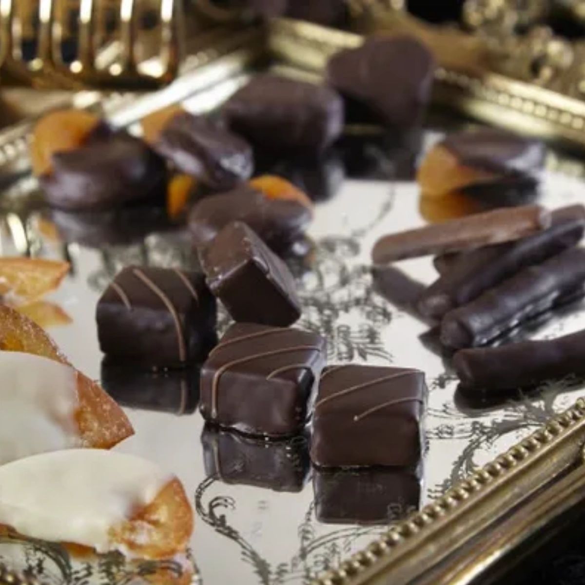 teuscherNY's tweet photo. Chocolate is healthier than you think! Consuming a healthy amount of chocolate can lower blood pressure and can prevent liver damage. There’s no need to skip out on that piece of chocolate next time! #RockCenter #RockEats #RockShops #TeuscherChocolates #Chocolate https://t.co/UZCVUx23jB