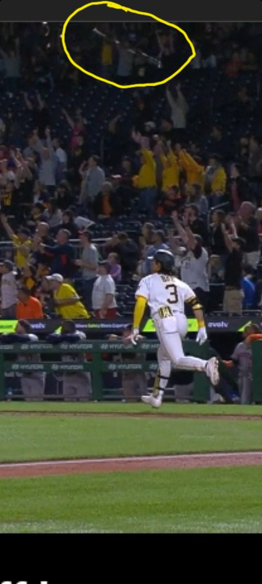 hitting400's tweet image. All time walk-off bat flip by Ji Hwan Bae tonight! Click on the pic. @HoustonAstros @Pirates @espn @FOXSports @MLB @MLBONFOX @MadDogUnleashed