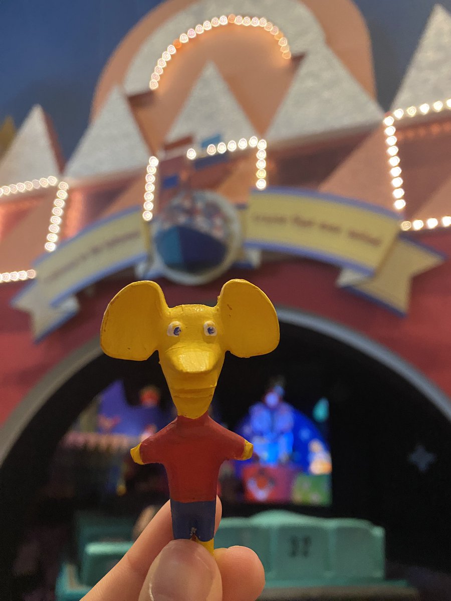 RatBoyTravel's tweet photo. It’s a small world out there everyone! You never know who you will meet! #ratboygenius #smallworld #Disney #MagicKingdom #orlando #ratboy #itsasmallworld https://t.co/MAjjHgdCgi