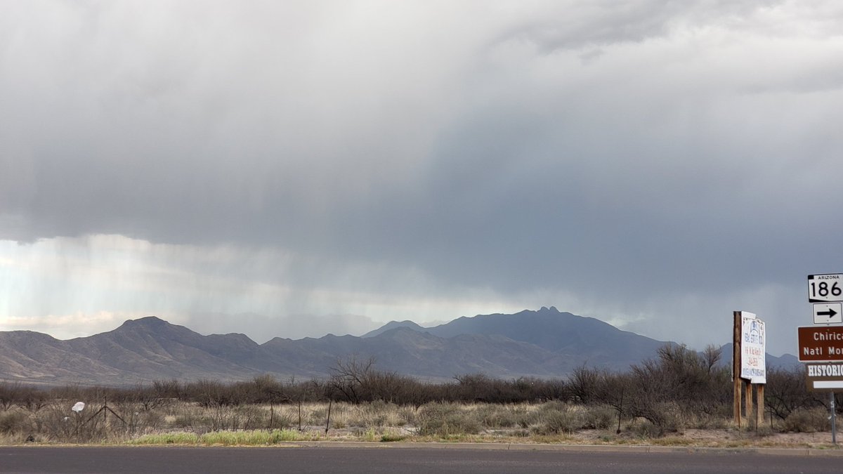 mariamoramay's tweet photo. @NWSTucson We got rain over the Chiricahua Mountains and the Dos Cabezas range today.
April 11, 2023
Cochise County
#AZwx #TucsonWeather https://t.co/k0446n7VrA