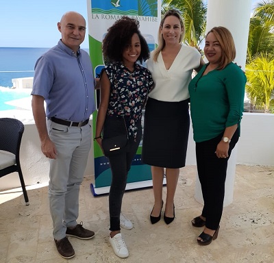 <a href="/ashotelesrb/">AH Romana Bayahibe</a> presenta casos de éxito de su programa de becas “Buscando los futuros líderes del turismo de la Romana” bit.ly/41mfzVP <a href="/DavidColladoM/">David Collado</a> <a href="/MTrabajoRD/">Ministerio de Trabajo 🇩🇴</a> <a href="/afmromana/">Andres Fernandez</a> <a href="/anasotoca/">Ana García-Sotoca</a> <a href="/explorelaromana/">Explore La Romana</a> <a href="/TurismoRD/">Ministerio de Turismo RD</a> <a href="/PresidenciaRD/">Presidencia de la República Dominicana</a> <a href="/HomeroFigueroaG/">Homero Figueroa</a> <a href="/Comunicaciondo/">ComunicacionesDO</a> <a href="/AsonahoresRD/">Asonahores</a>