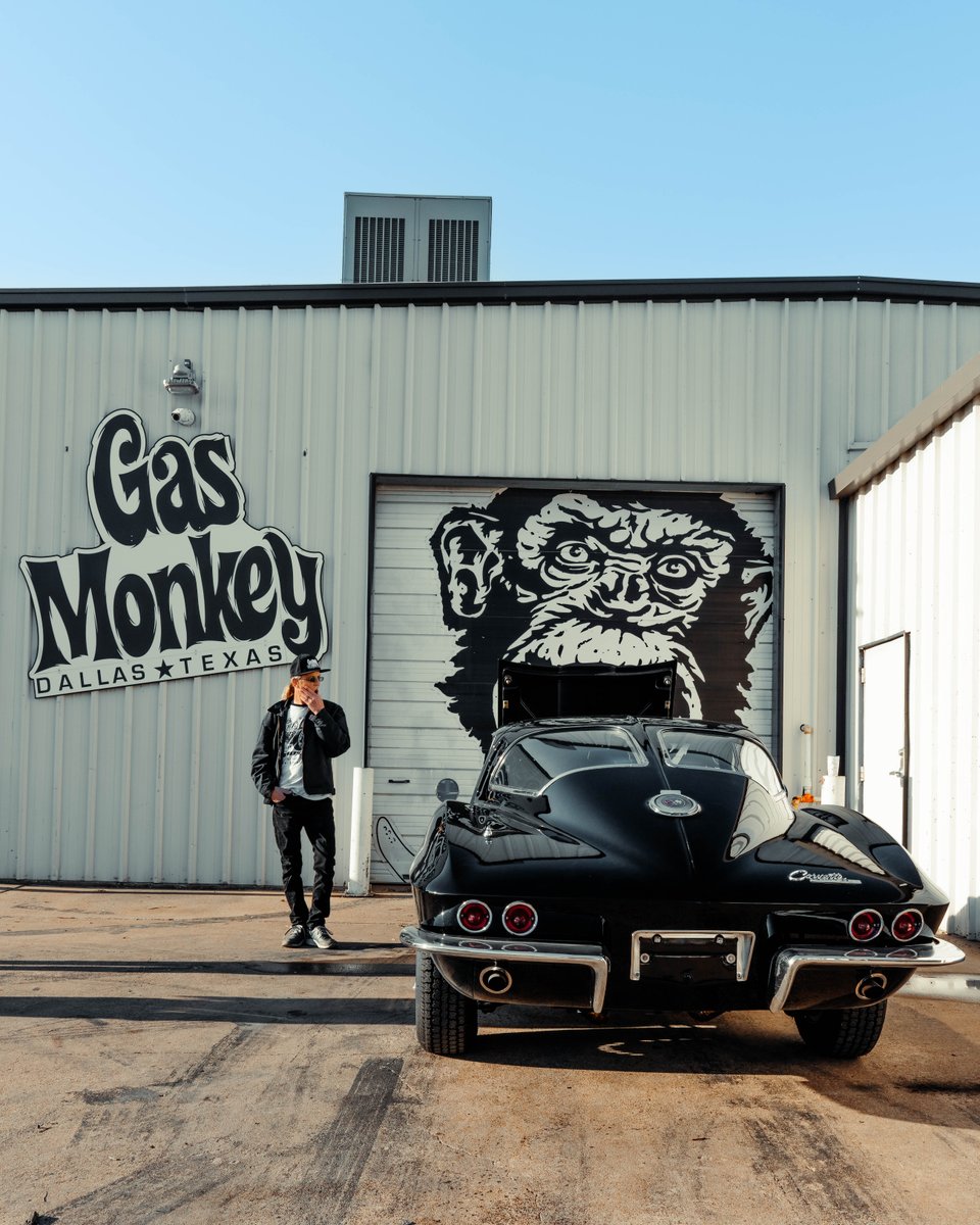 GasMonkeyGarage's tweet photo. A classic looking like this, you can't help but stop and stare 🤤

What do you think of this "63 Corvette? 🔥 or 👎? https://t.co/0HzobagZsr