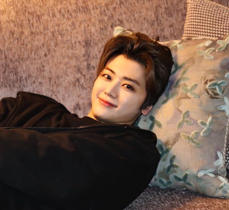 อ้ยยย น่ารักอะ แจมินเหมือนแมวเลย ;—;