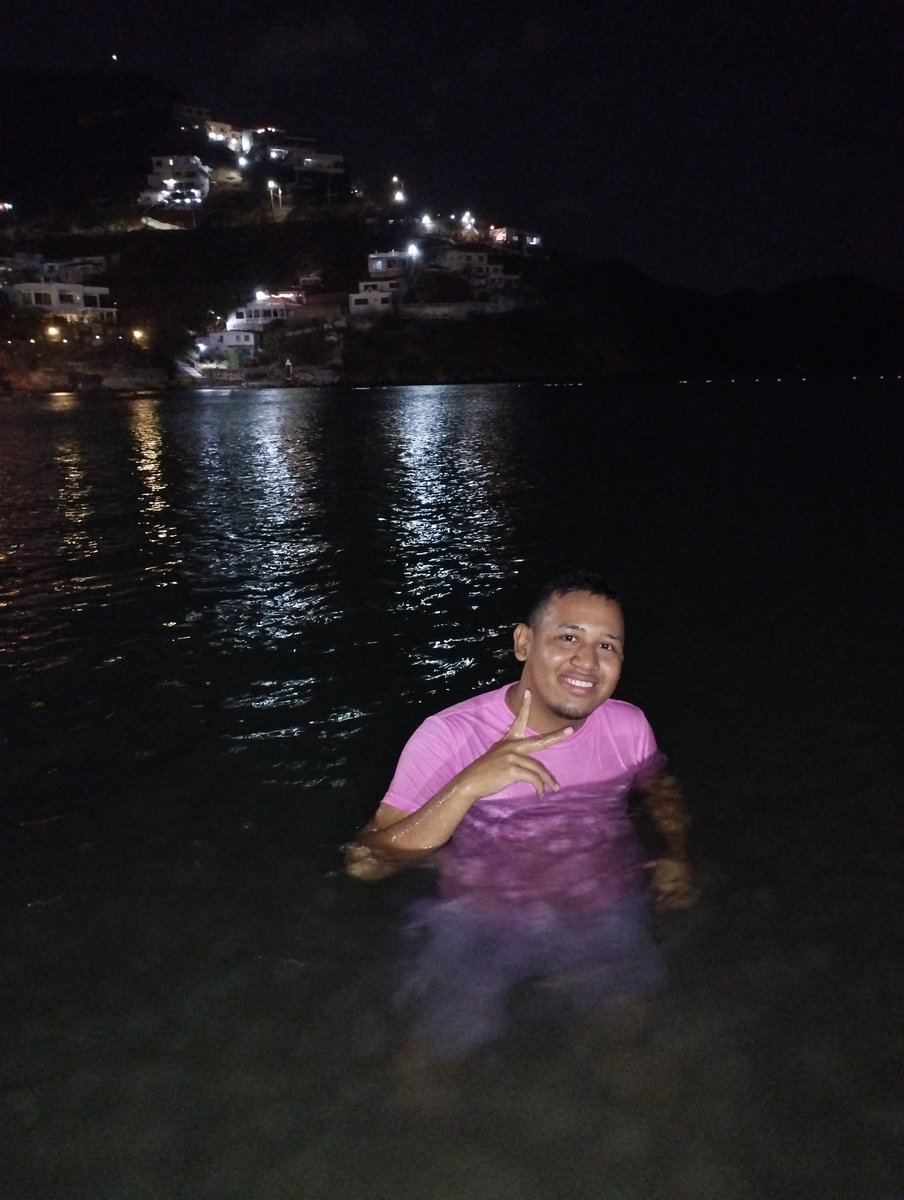 _ivanbolanos's tweet image. No hay nada como parchar de noche