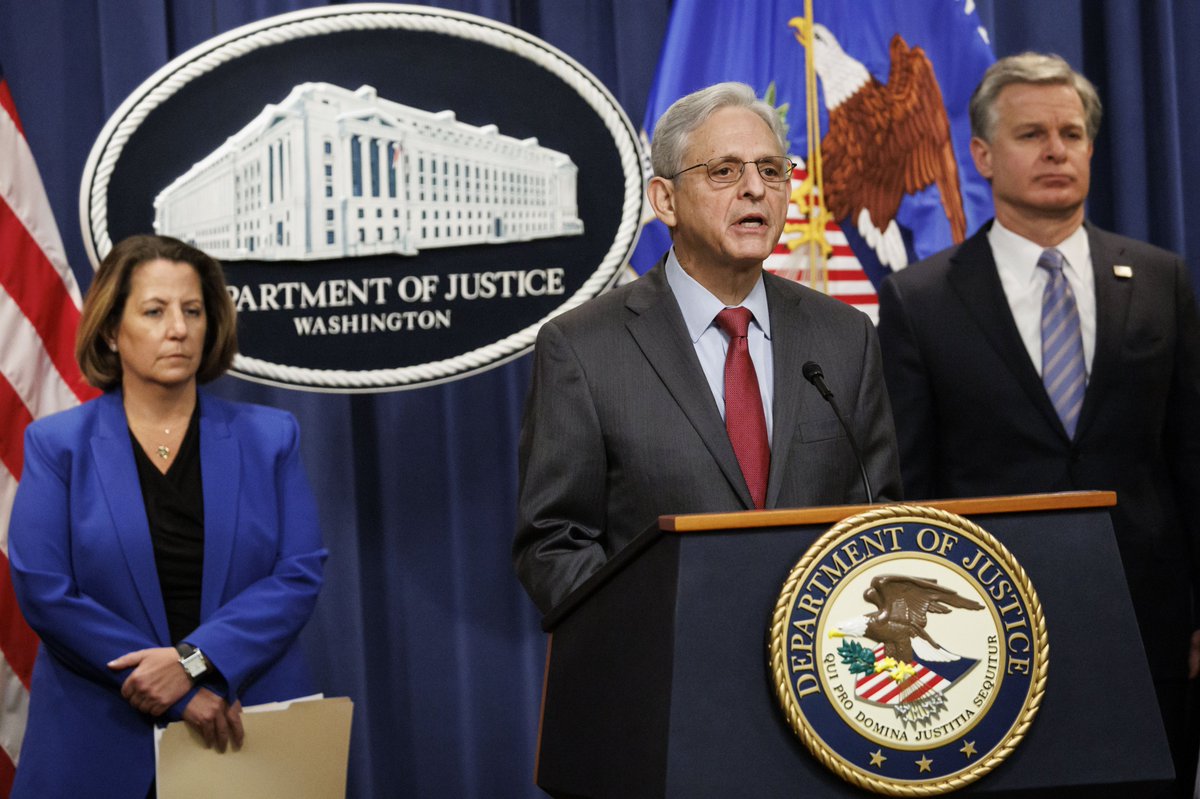 TheRimReporter's tweet photo. BREAKING: The FBI has announced that Anthony Davis of the Los Angeles Lakers has been admitted to the Top 10 Most Wanted Domestic Terrorists list following his disaster-class against the Timberwolves https://t.co/VpFWT7hO4v