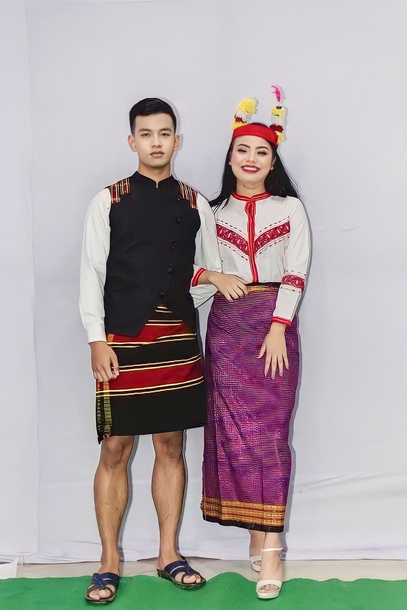 being_chikim's tweet photo. Gangte and Kom Traditional Attire 

#gangte #gangtepuondum #gangtetribe #ganggam #ganggamlanu #gangtetraditionalattire #gangtetraditionaldress #kom #komrem #komtribe #komtraditionaldress #komtraditionalattire #chin #kuki #mizo #zomi #chikim #beingchikim https://t.co/WdAc1UoObR