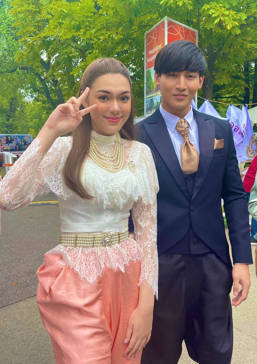 stepbloom89's tweet photo. Wishing you not just smile but lots of laughter, not just wealth but prosperity and success, not just happiness but blissful joy. May you get just the best. Warm wishes on Songkran Festival.
#Stepuptorunway https://t.co/12uXDF7oII