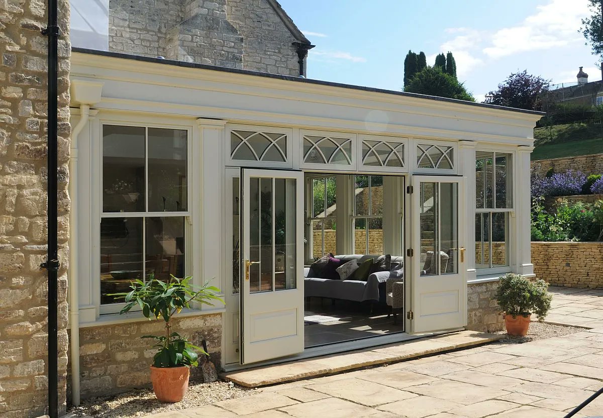 How to connect your house & garden 🔗

Painted in the subtle shade of Pebble White, this orangery created a light-filled living room, which brings this picturesque garden closer to home 🏡

#Orangery #livingroom #homeextension #home #garden