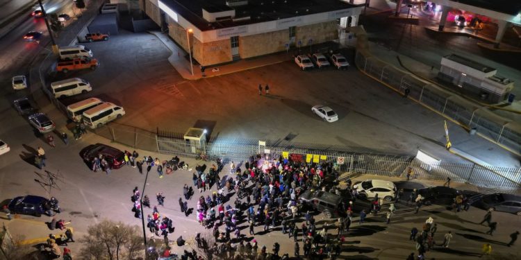 BritishHeraldUK's tweet photo. Head Of Mexican Immigration Agency Charged After Fatal Fire
https://t.co/ulWcCMAbyA
#TrendingNews #trendingnow #LatestNews #mexico #mexican #worldnews #immigration
#immigrationagency #mexicoimmigration #Guatemala https://t.co/WT3Cqht2vw