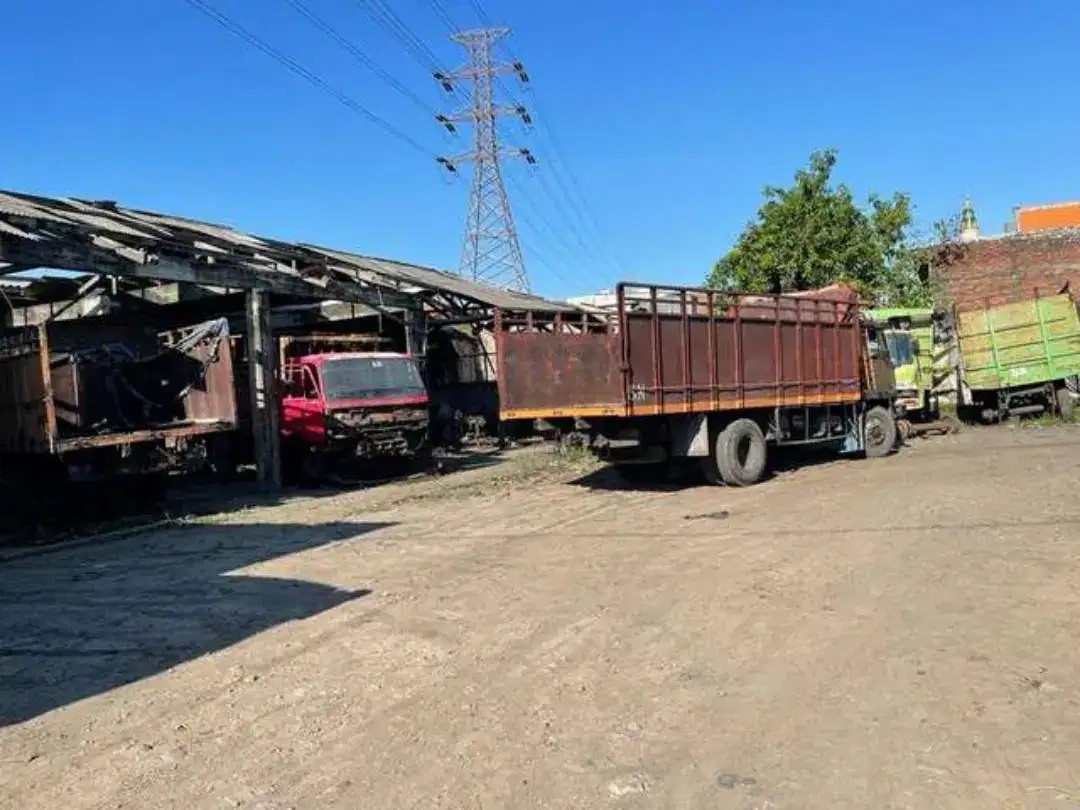 Jual Gudang Luas di Daerah Simorejo Jalan Raya Tanjungsari

Luas tanah 2824 m2, Luas bangunan 300 m2
Dimensi -+60x47, 1 lantai
Kamar mandi 1, Air Sumur
Listrik 4400W
Sertifikat SHM, Hadap Barat

Harga Jual Rp 9,9 M

Anna Vangogh 0813-5364-7687 ( WA ), 0813-3175-0518 ( TLFN )