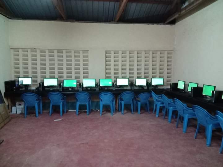 kenya_camara's tweet photo. The PWD training centre in Makueni County couldnot hide their joy after successful installation of computers. As one of the students quoted “The computers were born to solve problems that did not exist before, we are happy to be part of the digital institution.”
#DellTechnologies https://t.co/ameqxAEgOT