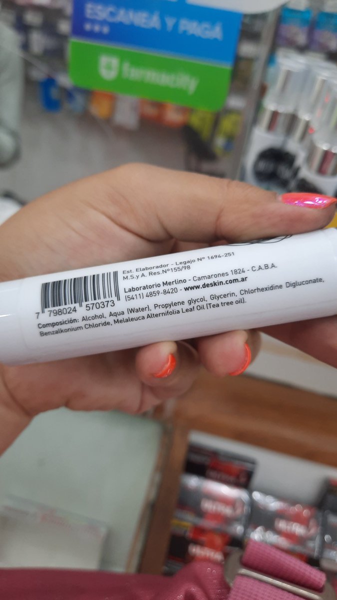 PiercingbyJuliZ's tweet photo. NO compren este spray para cuidar sus piercings!! Contiene alcohol 🫣❌️ entre otros componentes poco favorables para su correcto cuidado. Lo mejor es siempre solución fisiológica estéril. 
Rt para salvarle la perfo a tu amigui 🔃 cualquier duda, me contactan por ig! https://t.co/WwfGrgCNMU
