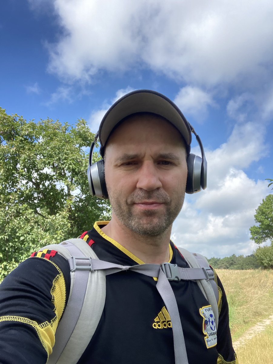 30 and up Twitter, drop a picture with your age. 

38. Here we go.