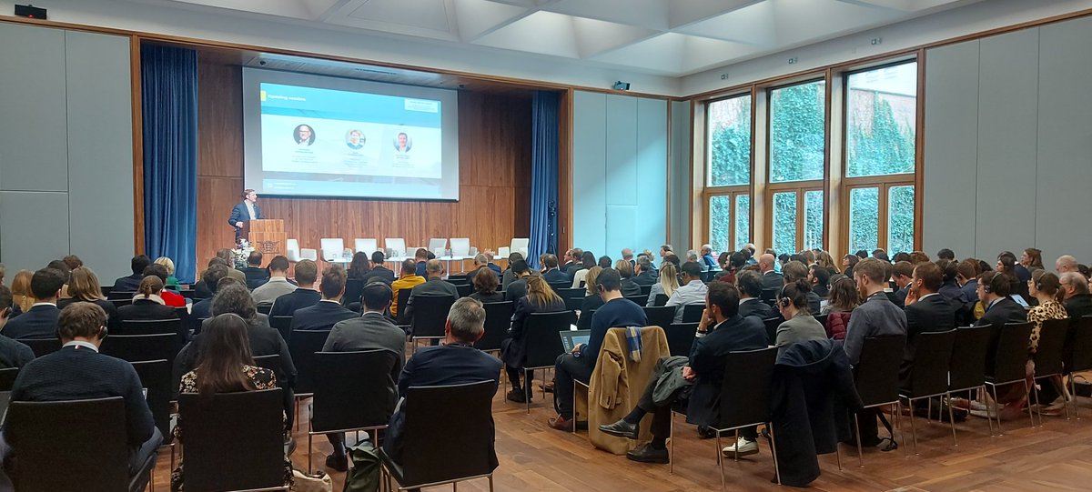 GrandEstEurope's tweet photo. 🥳 Lancement du Forum Rhin-Meuse!
Ouverture de cette édition sur la mobilité par @WinneHermann , @AnneSanderElue et @jcoetjen 🙌
Ils rappellent l'importance du #dialogue #européen dans la mobilité et l'#innovation dans le #transport.
#frm23 #rmf23 https://t.co/C5OOK1CdhZ