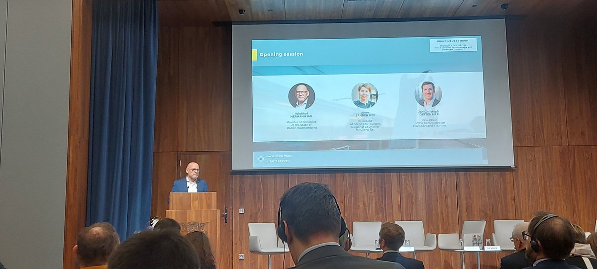 GrandEstEurope's tweet photo. 🥳 Lancement du Forum Rhin-Meuse!
Ouverture de cette édition sur la mobilité par @WinneHermann , @AnneSanderElue et @jcoetjen 🙌
Ils rappellent l'importance du #dialogue #européen dans la mobilité et l'#innovation dans le #transport.
#frm23 #rmf23 https://t.co/C5OOK1CdhZ