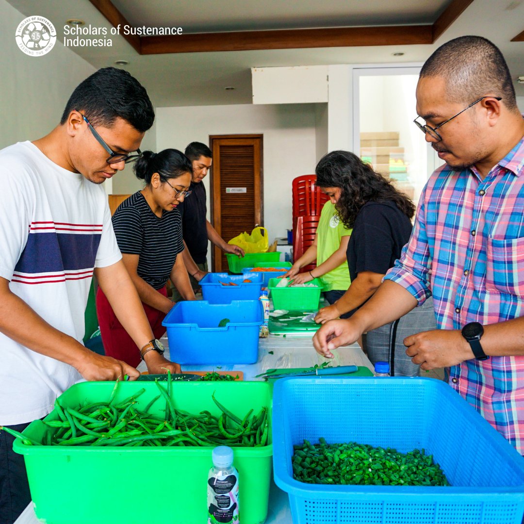 SOS_Bali's tweet photo. Introducing ✨ Rescue Kitchen✨ 

A CSR program where you can experience first-hand cooking and distributing food to people in need. You can chop, cook, and wrap hundred of meals in SOS's kitchen, where we can accommodate up to 14 people! https://t.co/ulWiCTcJ83