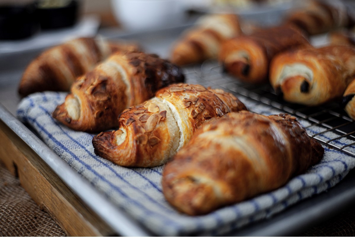 Remember to grab your fresh pastries from our Portreath and Lanner shops today!😍😍
