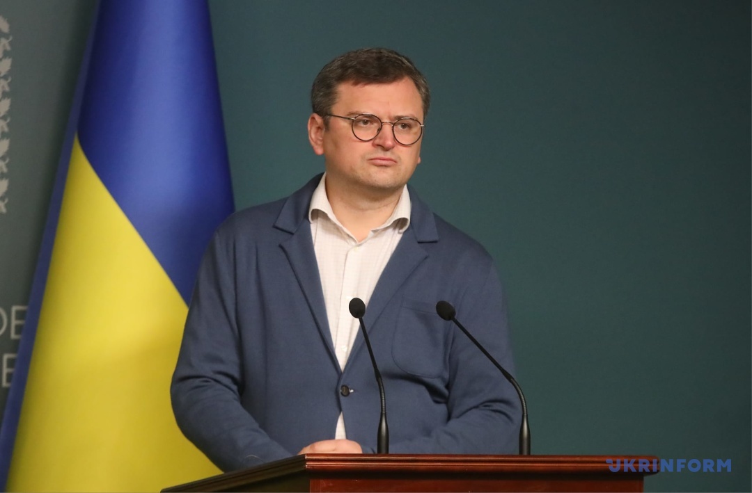 UKRINFORM's tweet photo. Кулеба після відео з обезголовлюванням: Це абсурд, що росія головує в Радбезі ООН
https://t.co/mnn9nIpywR https://t.co/hVL9c3SoYi