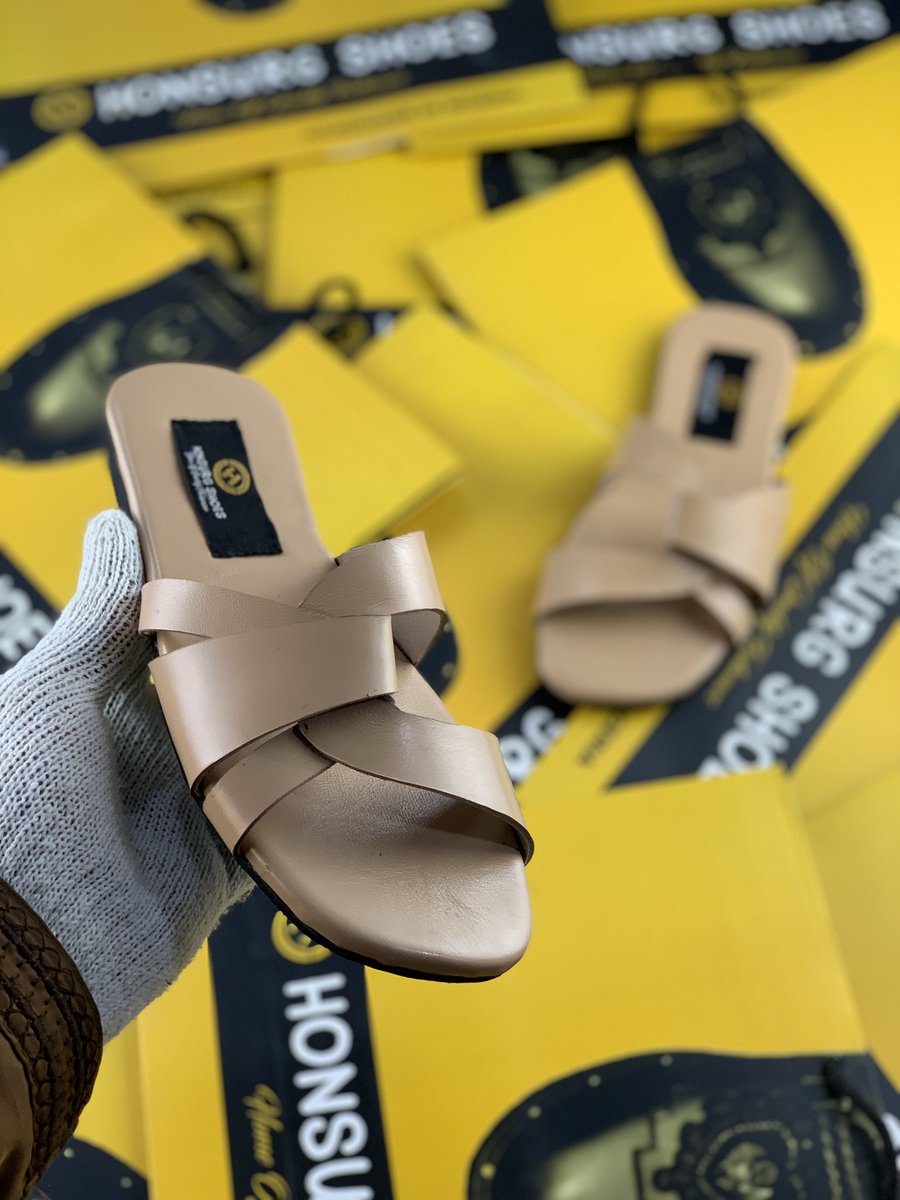 Honsurg1's tweet photo. Please Retweet my Hustle

Dear Muslimahs, elevate your Eid style with our RINA slides! Designed for comfort and crafted for style, this slide is a must-have for every Muslimah. Get yours today and step into the festivities with confidence.

Rina sells for N7000
Send a dm to order https://t.co/Rsh656M6lo