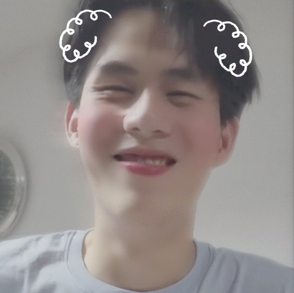 returnmin's tweet photo. ✳️ คิดถึงอ่ะจิ๋ววว 💐🐈‍⬛🎀

                (  #winynny ) https://t.co/hHTrGoMBAD