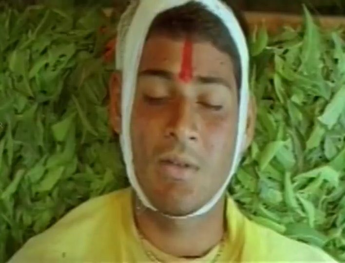 LOKI07_'s tweet photo. Vijay Fans silent ga una miru undaru kadara papam roju Bengude madam nee🐸🐸

Acting                                          Sleeping https://t.co/Iss96dH3mO